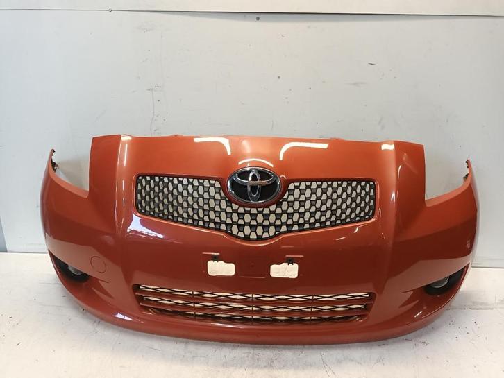 BUMPER VOOR Toyota Yaris II (P9) (01-2005/12-2014), Auto-onderdelen, Carrosserie, Bumper, Toyota, Voor, Gebruikt