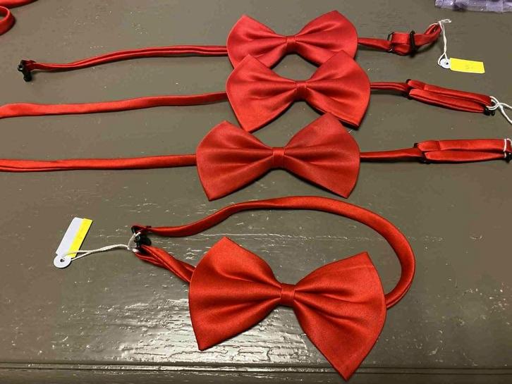 Rode strikjes aan slechts 5 euro / stuk., Animaux & Accessoires, Vêtements pour chiens, Neuf, Autres vêtements pour chien, Enlèvement ou Envoi