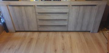Dressoir beschikbaar voor biedingen