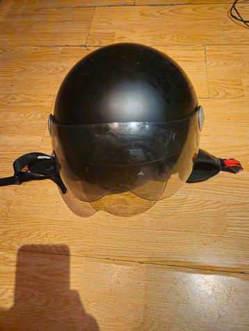Casque Scooteur-Moto beschikbaar voor biedingen
