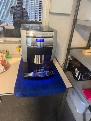 Koffie machine  v.o het maken van diverse koffies beschikbaar voor biedingen