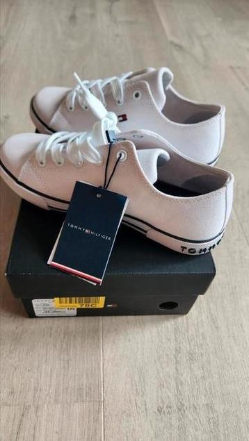 Nieuwe witte sneakers Tommy Hilfiger maat 32 beschikbaar voor biedingen