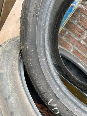 2stuks banden zie bandenmaat op foto  beschikbaar voor biedingen