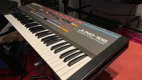 Roland Juno-106 synthesizer, Muziek en Instrumenten, Synthesizers, Gebruikt, 61 toetsen, Roland, Met midi-aansluiting, Ophalen