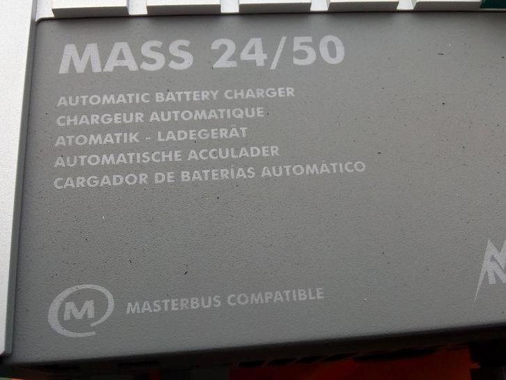 Mastervolt 24/50-2, Sports nautiques & Bateaux, Instruments de navigation & Électronique maritime, Comme neuf, Câble ou Équipement