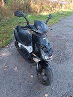 Aprilia sr ( moteur piaggio ) lire annonces, Fietsen en Brommers, Scooters | Piaggio, Ophalen of Verzenden, Gebruikt, NRG