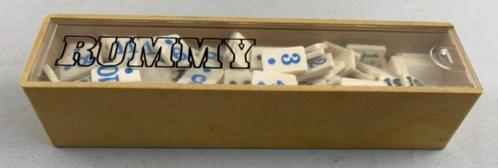 Rummy in kunststofdoos reisspel spel Peri compleet vintage, Hobby en Vrije tijd, Gezelschapsspellen | Bordspellen, Gebruikt, Reisspel