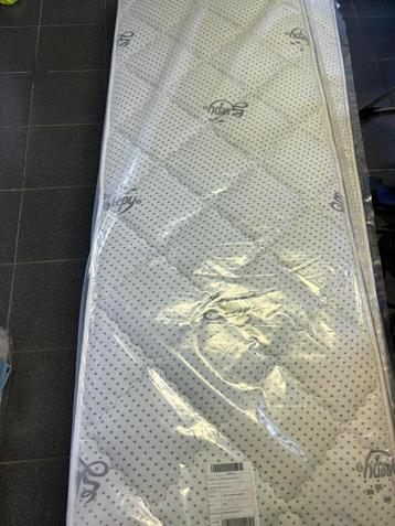 NIEUW ! 2 matrassen 70 x 200 sleepy 