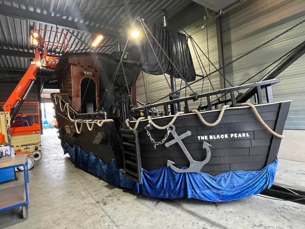 Mooie piraten wegen te huur met lichten. Veel mogelijkheden, Hobby en Vrije tijd, Feestartikelen | Verhuur, Zo goed als nieuw