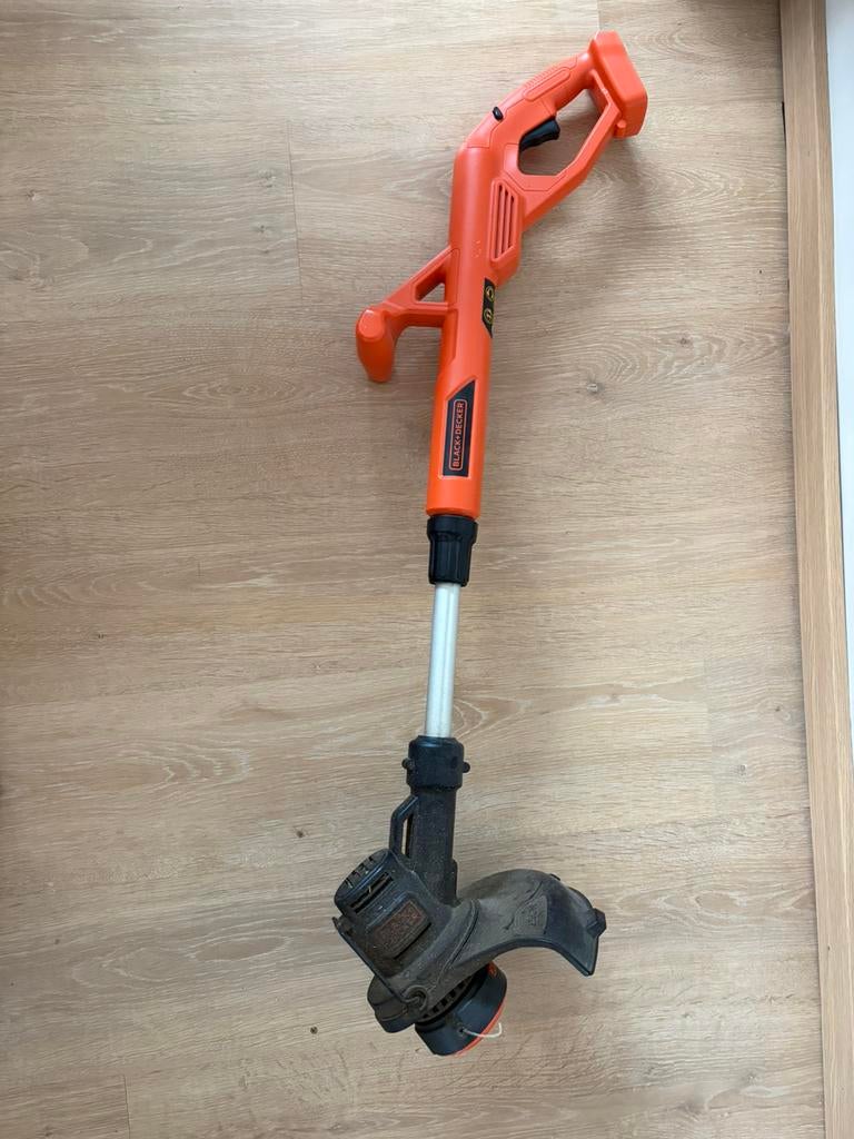 Grastrimmer Black Decker, Tuin en Terras, Ophalen, Zo goed als nieuw, Accu