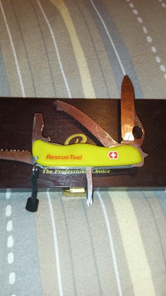 Couteaux suisse rescuetool multifonction, Verzamelen, Overige Verzamelen, Nieuw, Ophalen of Verzenden