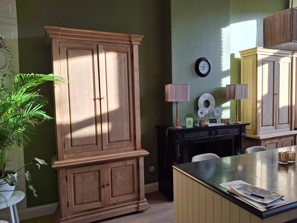 Set/2 massief eiken kasten. Handwerk België, Ophalen, Landelijk