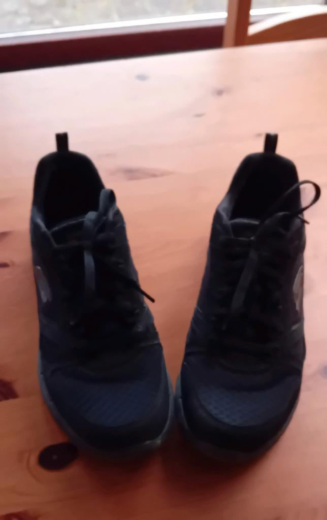 Baskets Skechers Lite weight, Sport en Fitness, Basketbal, Ophalen, Schoenen