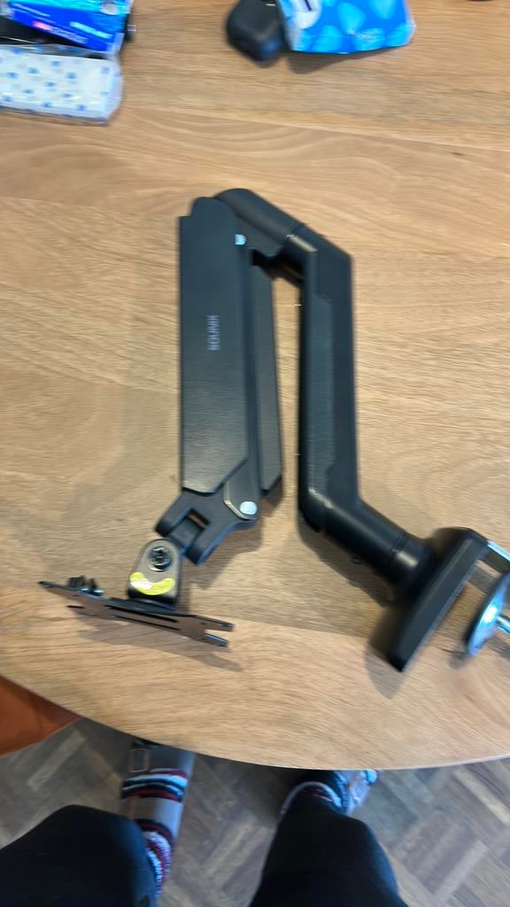 Monitor Arm 24 - 32 inch, Computers en Software, Monitoren, Ophalen, Gebruikt