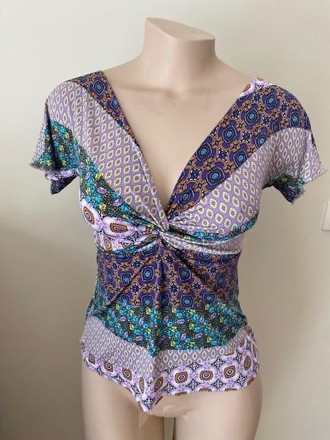 T-shirt cintré à col en V (S), Manches courtes, Enlèvement ou Envoi, Autres couleurs, Taille 36 (S)