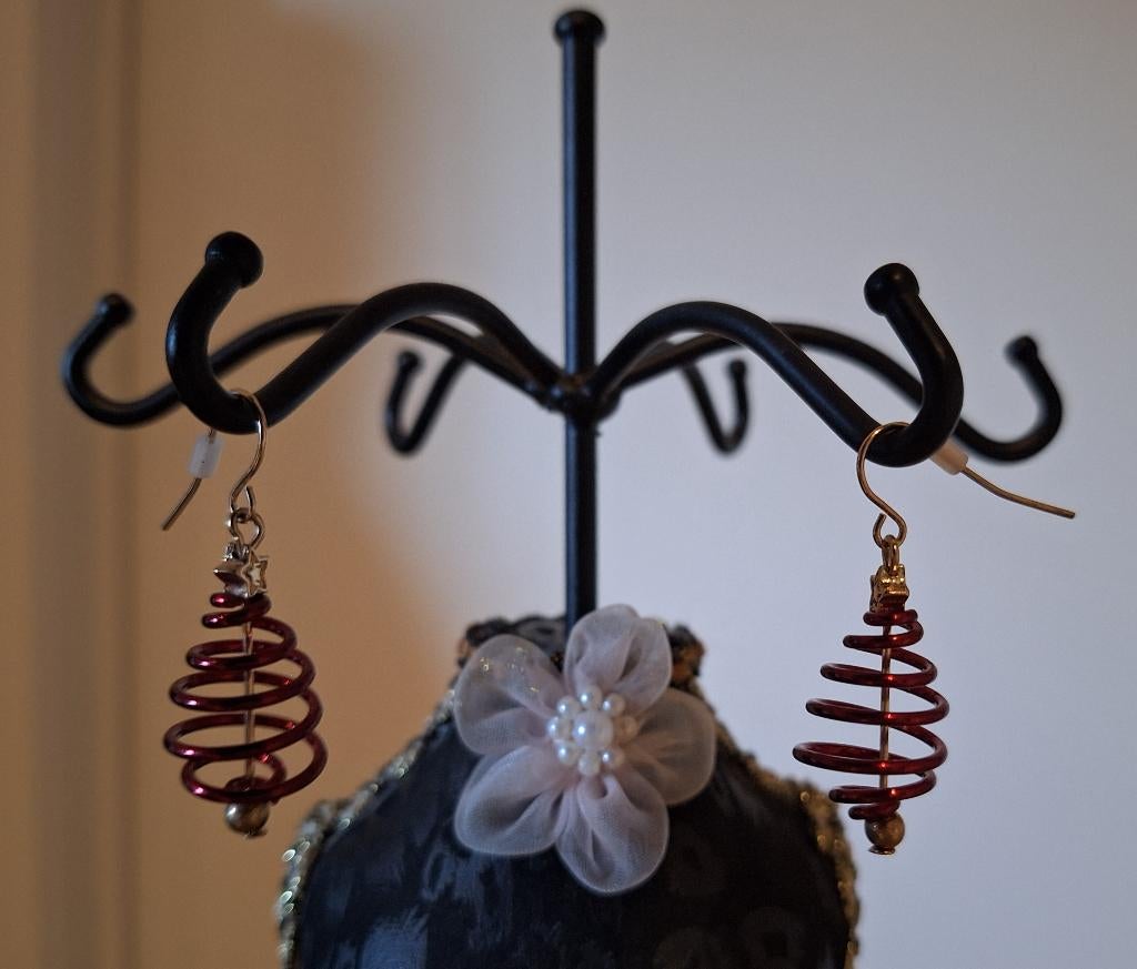 Oorbellen in kerstthema, spiraalvormige kerstbomen, NIEUW, Ophalen of Verzenden, Nieuw