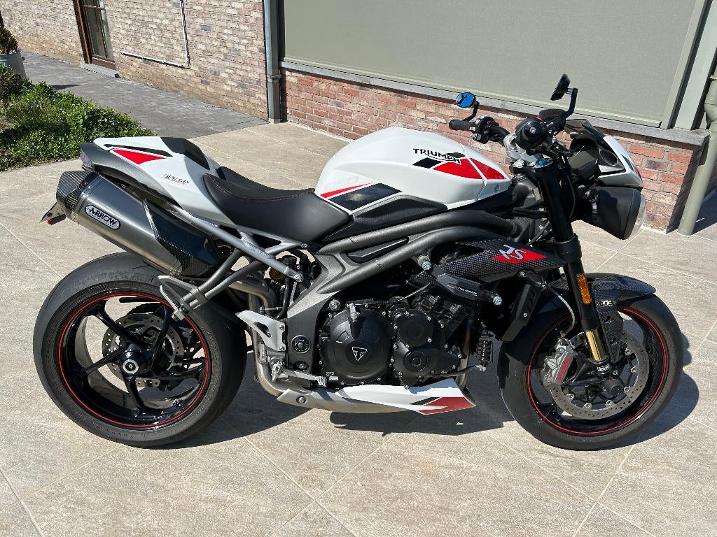 Triumph 1050 RS (Affaire à saisir), Motos, Motos | Triumph, Particulier, Naked bike, plus de 35 kW, 3 cylindres, Permis Moto A