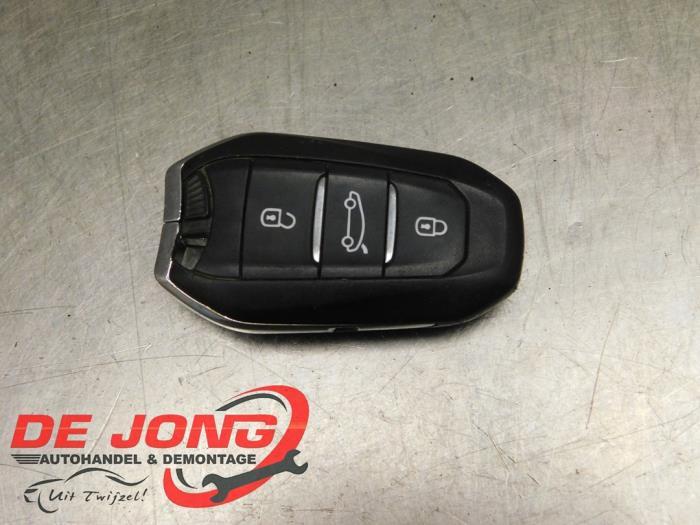 Clé d'un Peugeot 5008, Autos : Pièces & Accessoires, Autres pièces automobiles, Peugeot, Utilisé, 3 mois de garantie, Enlèvement ou Envoi