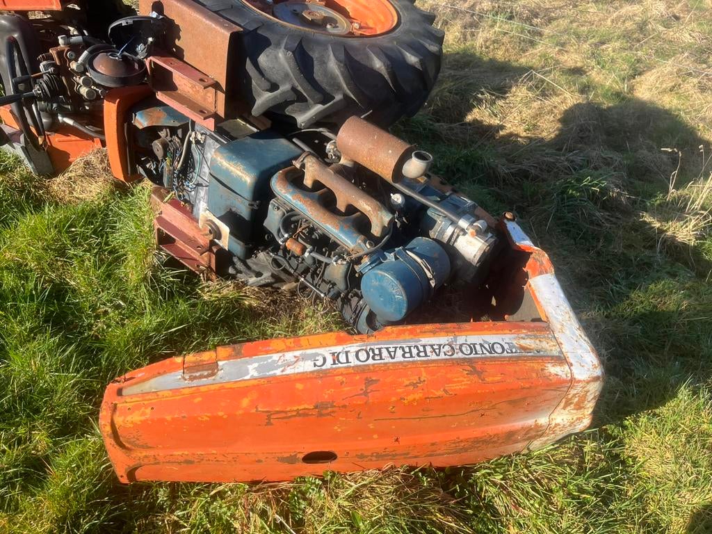 Tracteur et outils pour pièces Antonio Carrero, Zakelijke goederen, Landbouw | Werktuigen, Ophalen