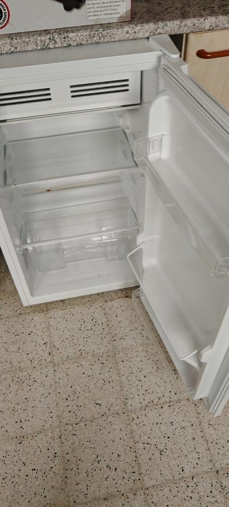 Vend frigo ancastrable, Enlèvement