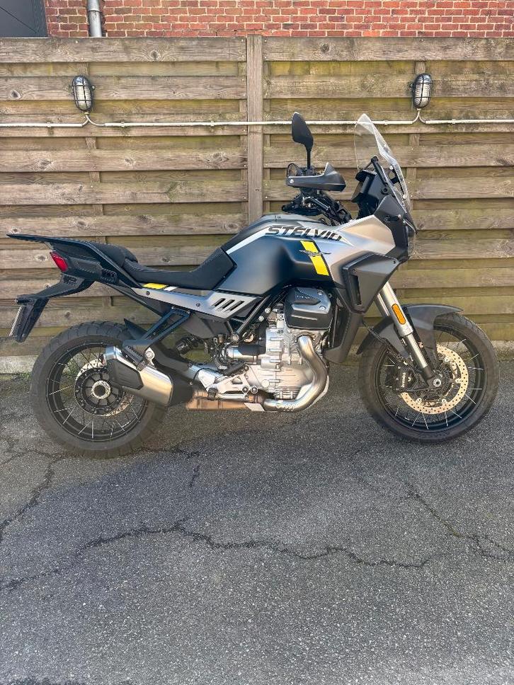 Moto Guzzi Stelvio 06/2025, 2400 km, Motoren, Motoren | Moto Guzzi, Particulier, Toermotor, meer dan 35 kW, 2 cilinders, Motorrijbewijs A