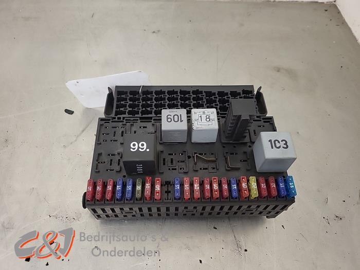Boîte à fusibles d'un Volkswagen Transporter, Volkswagen, -, 3 mois de garantie, Utilisé
