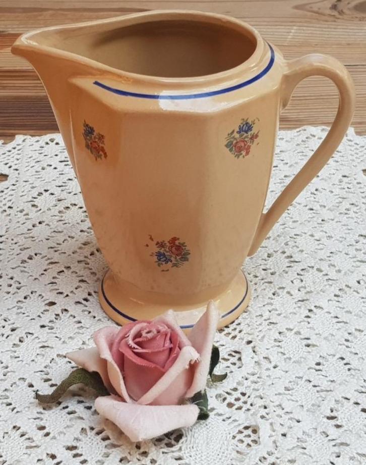 Frans brocante melkkannetje met bloemetjes, Badonviller ?, Maison & Meubles, Cuisine | Vaisselle, Comme neuf, Autres types, Autres styles
