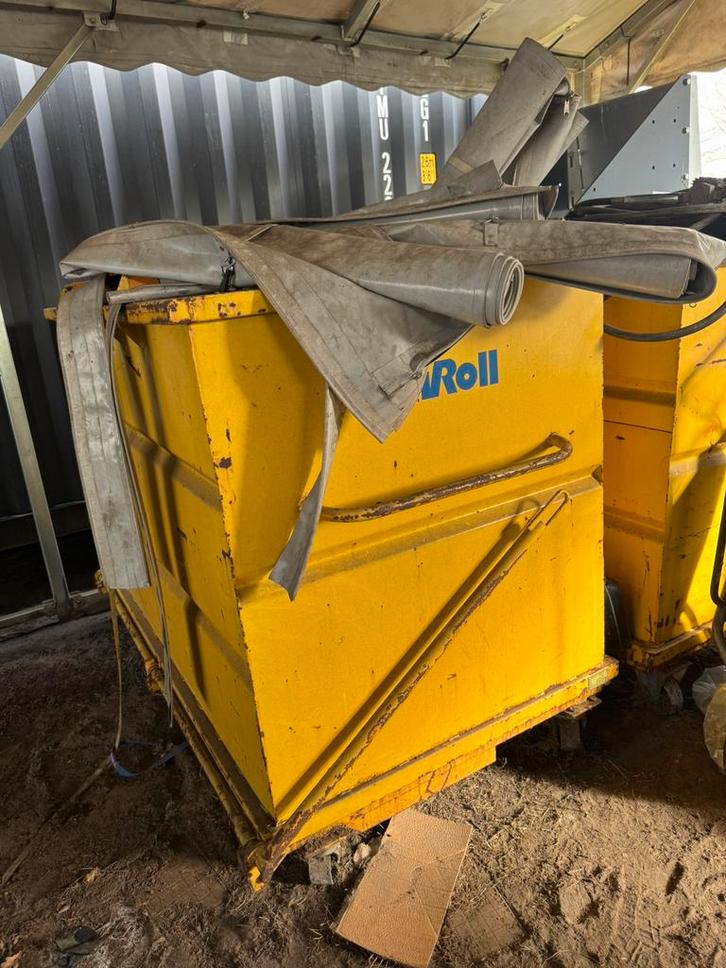 Rolcontainer met hijshaken en openklapbare bodem beneden, Articles professionnels, Agriculture | Outils, Enlèvement