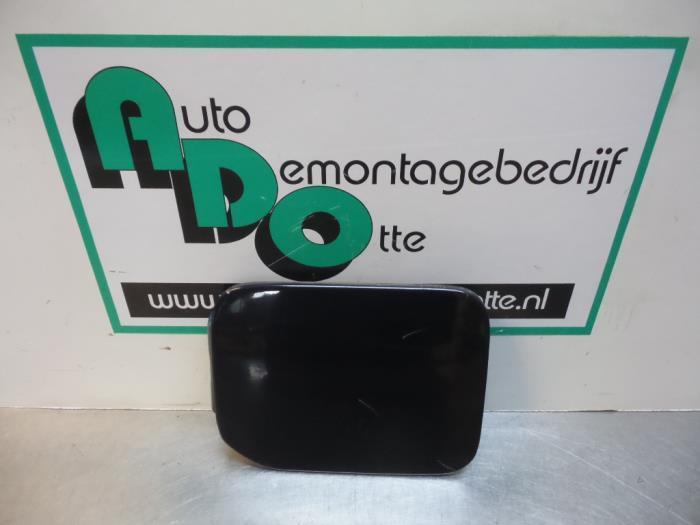 Clapet réservoir d'un Mitsubishi Space Wagon (Space Wagon 9, Autos : Pièces & Accessoires, Carrosserie & Tôlerie, Mitsubishi, Utilisé