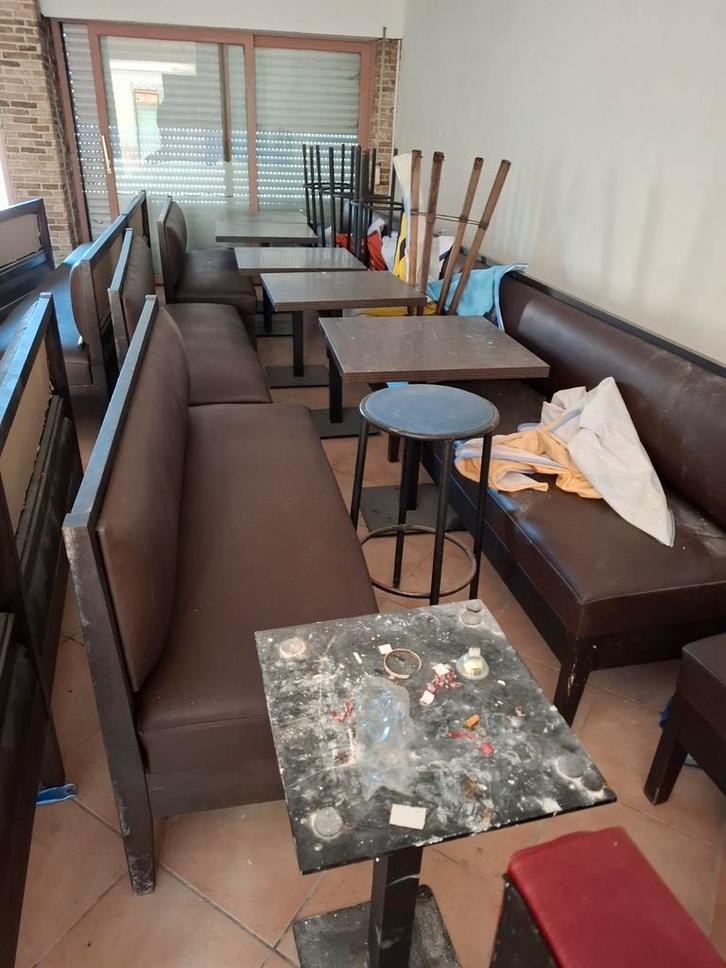 Wegens stopzetting tafels, zetels en krukken te koop, Huis en Inrichting, Zetels | Complete zithoeken, Zo goed als nieuw, Hout