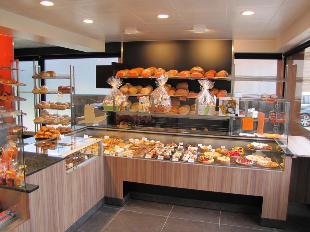 Koeltoog voor charcuterie/patisserie.  Hoek 3meter  5 meter