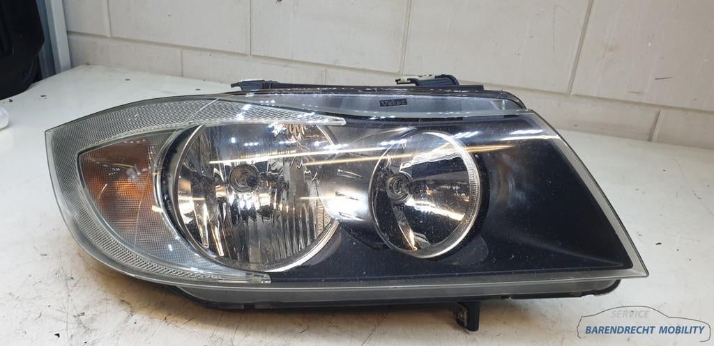 Koplamp rechts E90 E91 3 serie BMW origineel gebruikt 2004 /, Petuelring 130
80788  Munich, DE, Gebruikt, Info@bmw.de, BMW