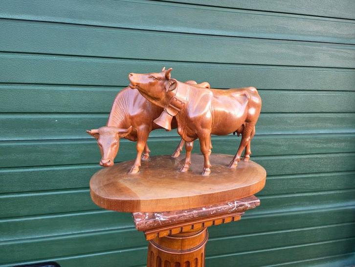 Gezocht aparte stukken black forest of zwarte woud snijwerk, Antiek en Kunst, Kunst | Beelden en Houtsnijwerken, Ophalen