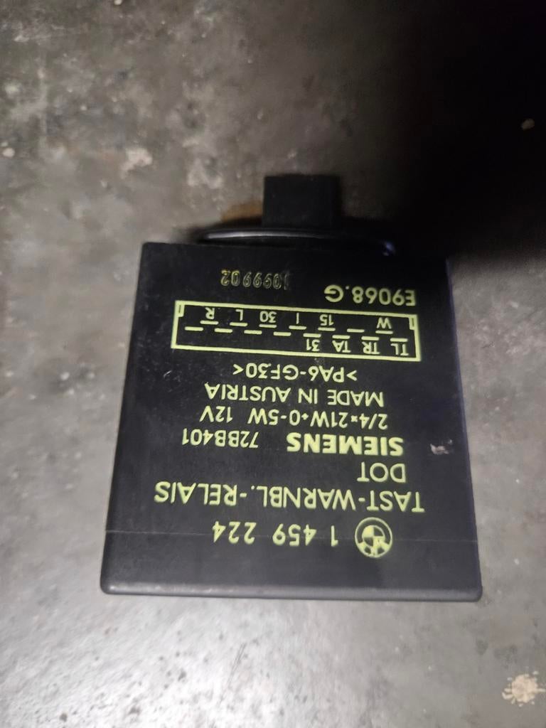 Richtingaanwijzer relais bmw k, Motoren, Ophalen