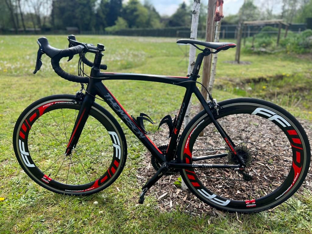 ‍️ Thompson - Shimano 105 - FFW F6R Carbon - Très bon état, Vélos & Vélomoteurs, Autres marques, Frein sur jante, Enlèvement ou Envoi