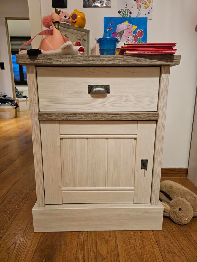 3 nachtkastjes york nieuwstaat!!, Huis en Inrichting, Ophalen