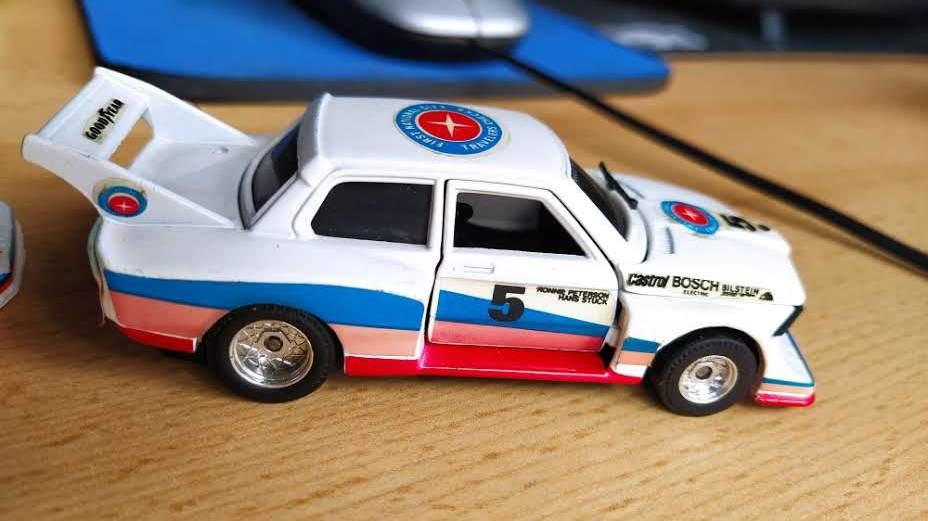 BMW 320i, racing, BANDAI, Japon, en parfait état !, Enlèvement ou Envoi, Comme neuf, Voiture, MiniChamps