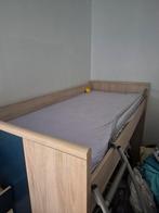 Chambre a coucher pour enfant, Enlèvement, Comme neuf, Une personne, Brun clair et bleu et la commode est blanche