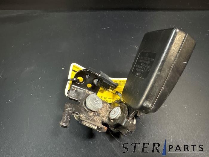 Insertion ceinture de sécurité arrière gauche d'un Merced, 3 mois de garantie, Utilisé, -, -