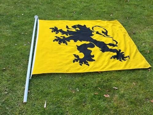 Lion flamand/Drapeau de bataille - 150 x 140 cm, Divers, Drapeaux & Banderoles, Enlèvement
