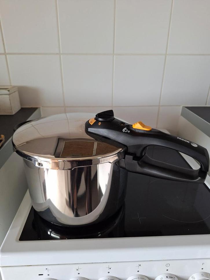 autocuiseur (6 litres), Maison & Meubles, Cuisine | Casseroles & Poêles, Enlèvement ou Envoi