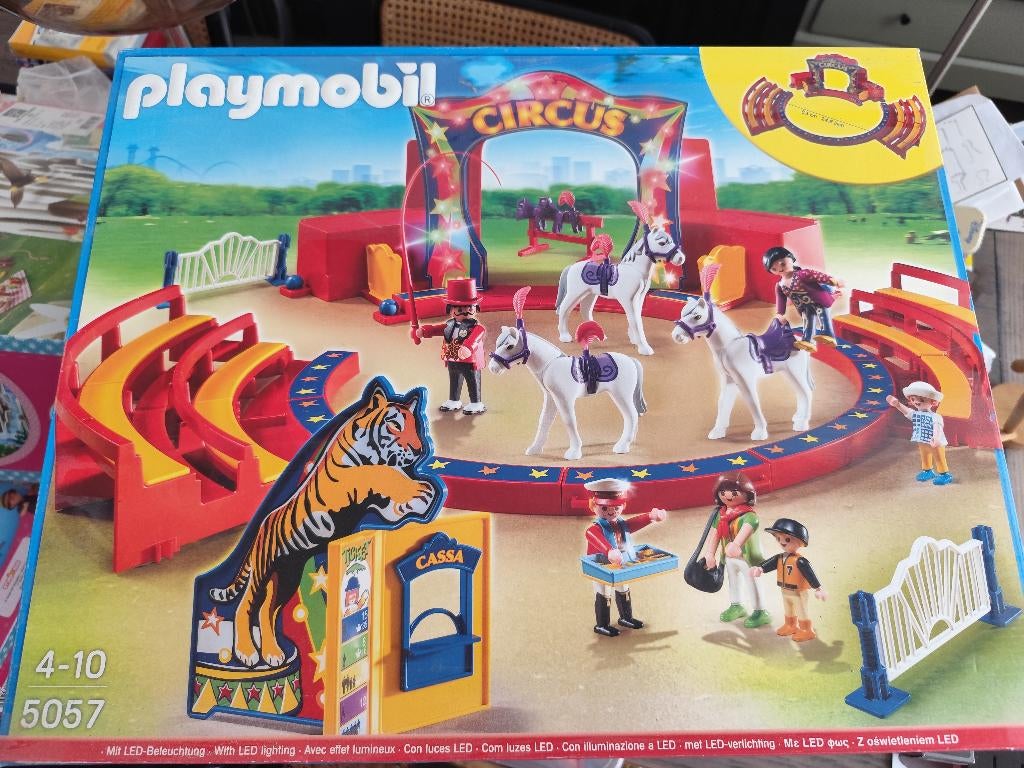 Playmobil 5057 - Grande scène de cirque avec éclairage LED, Kinderen en Baby's, Speelgoed | Playmobil, Ophalen, Nieuw, Complete set