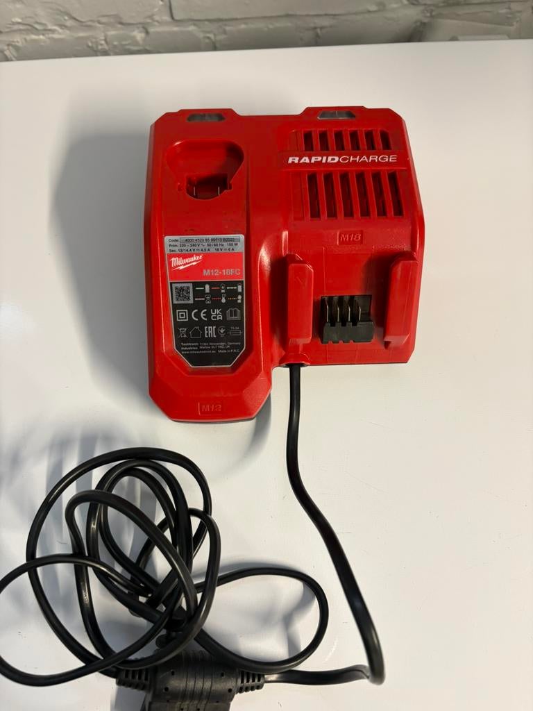 Milwaukee oplader, Ophalen of Verzenden, Nieuw
