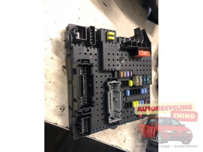 Boîte à fusibles d'un Volvo XC70, Autos : Pièces & Accessoires, Électronique & Câbles, Volvo, Utilisé, 3 mois de garantie, Enlèvement ou Envoi