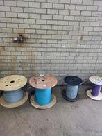 Différents types de câbles de données, de signaux et de câbl, Enlèvement