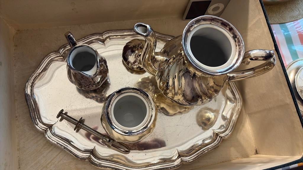 Verzilverd antiek porselein, Ophalen