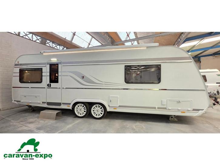TABBERT PUCCINI 685DF, Caravans en Kamperen, Caravans, Bedrijf, tot en met 4, 1500 - 2000 kg, Tabbert, 7 tot 8 meter