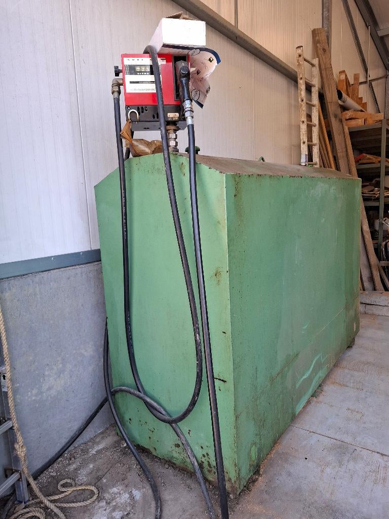 mazouttank met pomp, Ophalen, Gebruikt