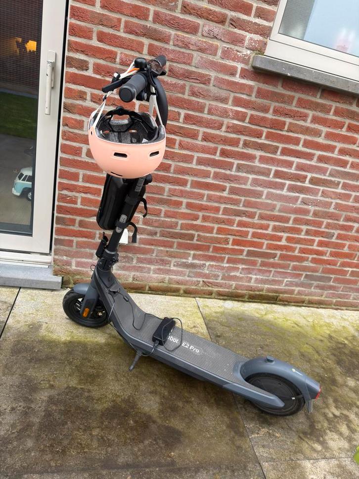 SEGWAY Ninebot E2 PRO E Elektrische step, Fietsen en Brommers, Steps, Zo goed als nieuw, Elektrische step (E-scooter), Ophalen