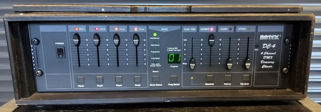 Botex DC-4P-H dimmer/chaser ingebouwd in 19” kist, Ophalen of Verzenden, Zo goed als nieuw, Licht